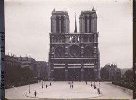 Image représentant Les funérailles de monseigneur Amette à la cathédrale de Notre-Dame