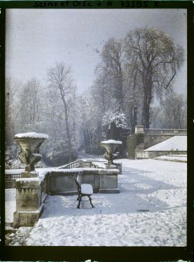 Image représentant Vasques et balustrades de la terrasse du Château sous la neige