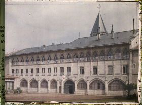 Image représentant Abbaye de Cluny, le palais du pape Gélase transformé en hôpital militaire