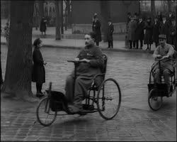 Image représentant Les grands blessés sont reçus à l'Élysée par M. et Mme Deschanel