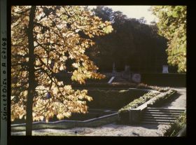 Image représentant Le bassin des Trois Bouillons dans le petit parc