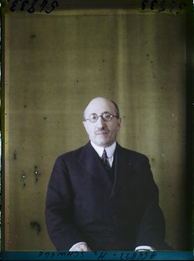 Image représentant https://musee-albert-kahn.s-museum.fr/home/NWQ2OTAwYzNmYjZlZTk1ZWQwODJmMjY4L2dlbmVyaWMtbm90aWNlLXRhYi9hdXRob3JpdHkvNjE3YTc5ZjVjZjhiODk2OGIzMzM3ZDIx/5d6900c3fb6ee95ed082f268/generic-notice-tab/authority/617a79ebcf8b8968b33377ca Monsieur Schwege