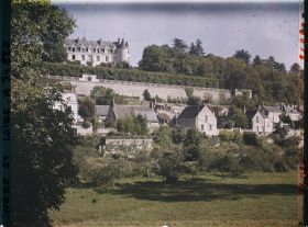 Image représentant Vue du château de Moncontour et des maisons du Petit Coteau