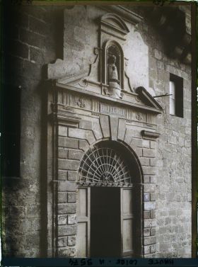 Image représentant L'entrée de l'Hôtel-Dieu