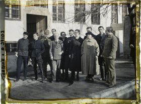 Image représentant Personnel de l'Ambassade de la République des soviets, jour de la création de l'union des ? sociales soviètiques