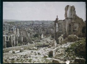 Image représentant France, Verdun, Ruines, Vue prise vers le Théâtre de la Place de la Magdeleine