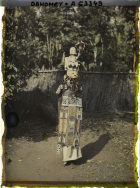 Image représentant Danseur avec le masque " Malilaloqué " (chef musulman)