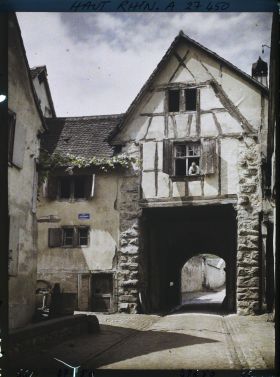 Image représentant France, Riquewihr, La Porte Haute vue de la Dolder