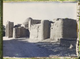 Image représentant Vers le mausolée du sultan Abdour Razzak (XVIe s.)