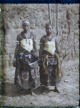 Image représentant Deux féticheuses d'Aligbonon