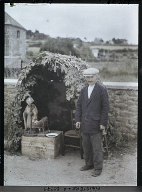 Image représentant Un reposoir sur le parcours de la Grande Troménie