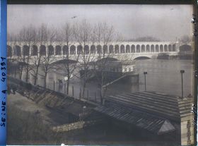 Image représentant La crue de la Seine au viaduc d'Auteuil