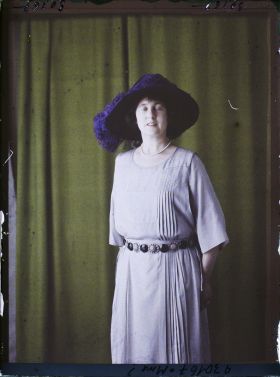 Image représentant https://musee-albert-kahn.s-museum.fr/home/NWQ2OTAwYzNmYjZlZTk1ZWQwODJmMjY4L2dlbmVyaWMtbm90aWNlLXRhYi9hdXRob3JpdHkvNjE3YTc5ZjVjZjhiODk2OGIzMzM3ZDIx/5d6900c3fb6ee95ed082f268/generic-notice-tab/authority/617a79ebcf8b8968b3337b9d Lady Swaythling