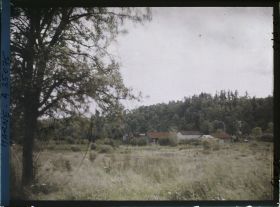 Image représentant France, De la Harazée au Four de Paris , Vue près de la Harazée, baraquement provisoire
