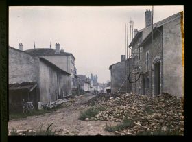 Image représentant France, Villers-sous-Premy, Reconstructions dans la Grande Rue