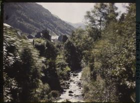 Image représentant France, Mont Dore, La Dordogne - vue prise du Ponts vers l'amont