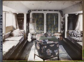 Image représentant L'Exposition des arts décoratifs, Péniche Poiret, Salon, pour présentation création Maison Martine