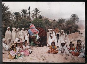 Image représentant Danseuses et musiciens de la tribu des Ouled Naïl