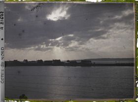 Image représentant Lever de soleil sur la rade de Perros-Guirec