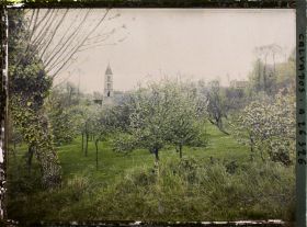 Image représentant Alentours de Commes et vue de l'église Notre-Dame