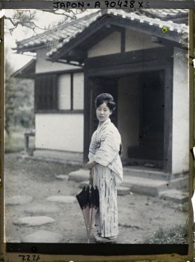 Image représentant Jeune villageoise en kimono d'été