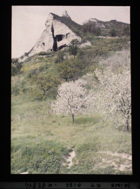 Image représentant Ile de France, Hte Isle, Erosion calcaire ayant servi d'habitation