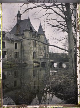 Image représentant France , Château de Gueux ; l'entrée
