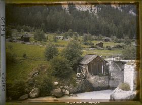 Image représentant Un moulin à eau et un pont sur la vallée de la Viège