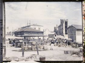 Image représentant France, Reims, Le marché pris de la rue des Elus