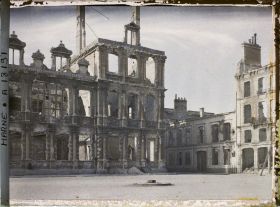 Image représentant France, Reims, La place de l'Hôtel de Ville