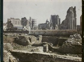 Image représentant Belgique, Ypres, Ruines de St Martin et les Halles, partie Nord