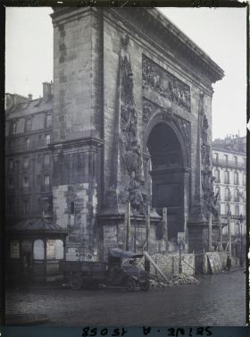 Image représentant Démantèlement des protections anti-bombardement sur la porte Saint-Denis