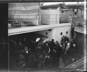 Image représentant Emigrants des 3emes classes sur l'entrepont