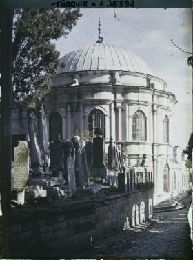 Image représentant Turquie, Constantinople - Eyoub, Cimetière d'Eyoub - Tombes et Turbés