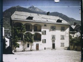 Image représentant Le tribunal (maison Burgener) depuis la St. Martiniplatz