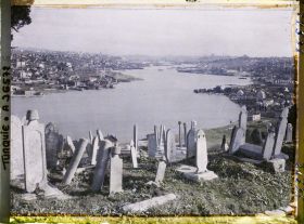 Image représentant Cimetière d'Eyüp et vue panoramique sur la Corne d'Or, Galata et Istanbul