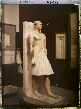 Image représentant Statue de Ranefer dans son costume de prêtre au musée égyptien