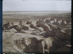 Image représentant Les ruines au pied de la Ziggourat Bit-Zida