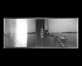 Image représentant Des embarcations de sauvetage à poste sur un pont du vapeur chinois Kiang-Yu sur le Yangzijiang ("fleuve Bleu")