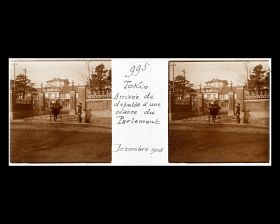 Image représentant Député à l'entrée de la Diète impériale (parlement)