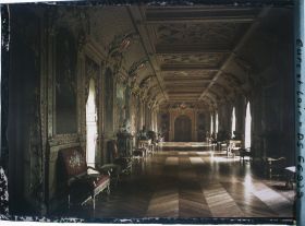 Image représentant La galerie des ancêtres de la famille de Noailles dans l'aile nord-est du chateau