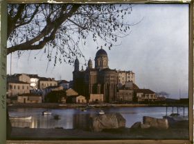 Image représentant La basilique Notre-Dame-de-la-Victoire au soleil couchant
