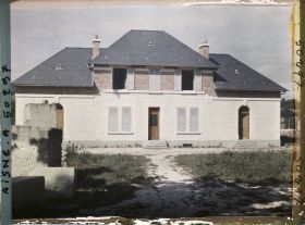 Image représentant France, Chivres, Ecole - Mairie terminées