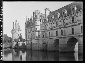 Image représentant Le château sur le Cher et la tour des Marques