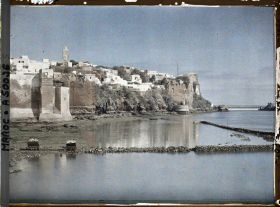 Image représentant La casbah des Oudaïa dominant l'estuaire du fleuve Bou Regreg, face à salé
