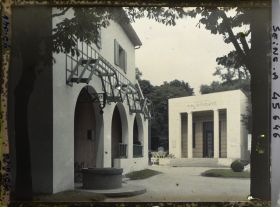 Image représentant L'Exposition des arts décoratifs, Pavillon de la Provence, sur le cours la Reine, Le mas