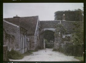 Image représentant France, Chevreuse, Entrée de la ferme de la Madeleine