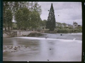 Image représentant Le digue et les bords de la Corrèze