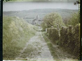 Image représentant Ile de France, Vetheuil, Le village vu de l'Ouest