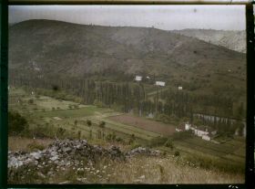 Image représentant France, Luzech, Le développement du méandre vers le sud ouest, la gde ferme en bas à dr. et les côtes du Lot